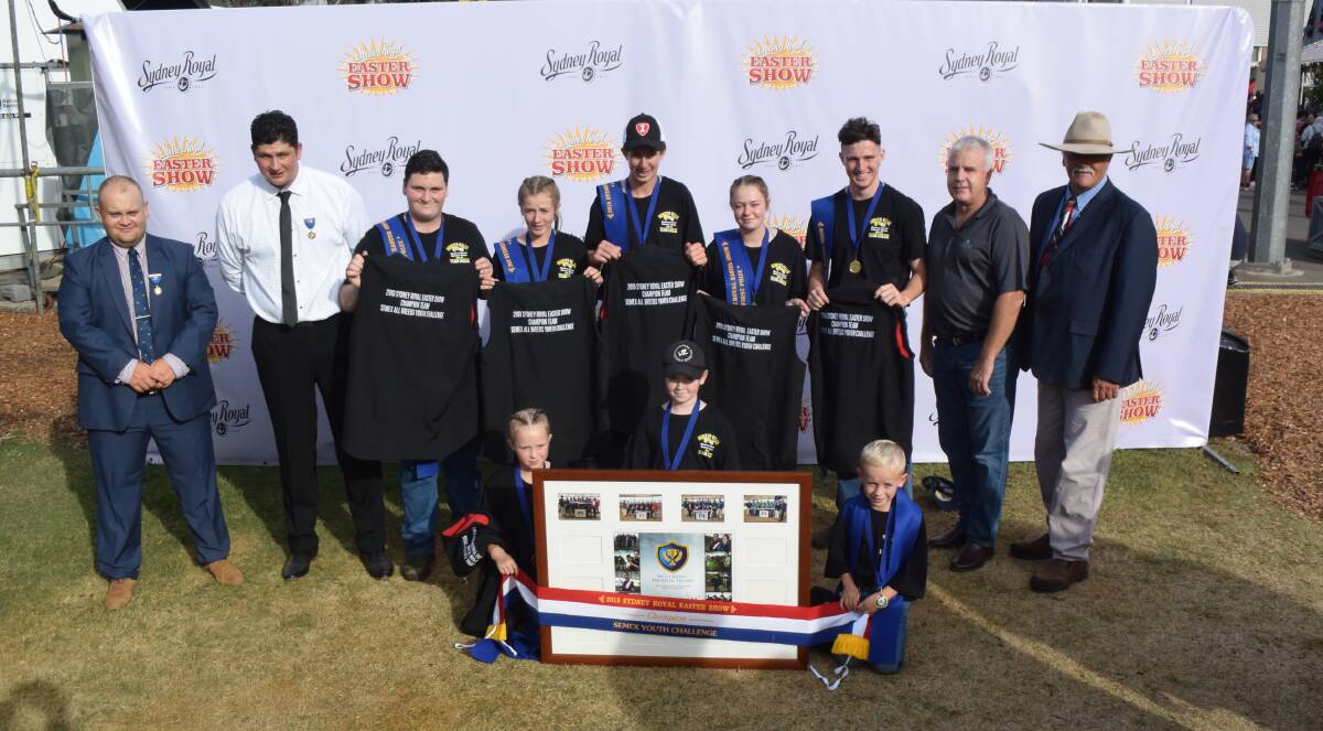 Hunter Belle Cheese took first prize with the winning crew consisting of siblings Mitchell and Kaitlyn Atkins, Marie and Cody Wilson, Jess and Tyler Eagles, James Bush, Lachlan Moore and Hayden Cochrane. Also pictured are judges Simon Tognola and Mal Nikora, with Semex general manager David Mayor and perpetual trophy sponsor Bruce Moxey, whose family were involved in the team challenge from its earliest days.
