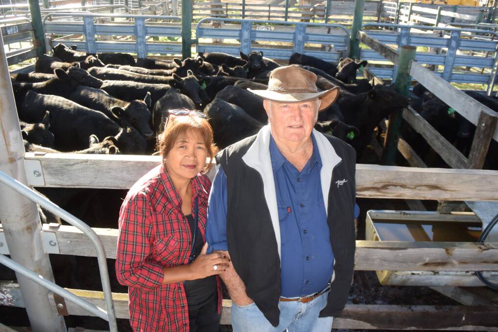 Belen and Jack Alt, Dundee, with the champion pen of weaner steers, Angus with Sarah Park blood, 256kg which made 548c/kg or $1402.