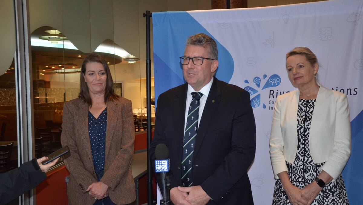 Federal Water Minister Keith Pitt, alongside senator Perin Davey and federal Environment Minister Sussan Ley. Mr Pitt said he was not putting up the white flag, when it came to meeting the 2024 Basin Plan targets. 