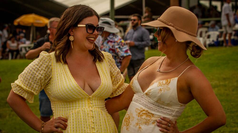 Plenty of smiles at Mudgee's country championships race day. Photos by Samantha Thompson.