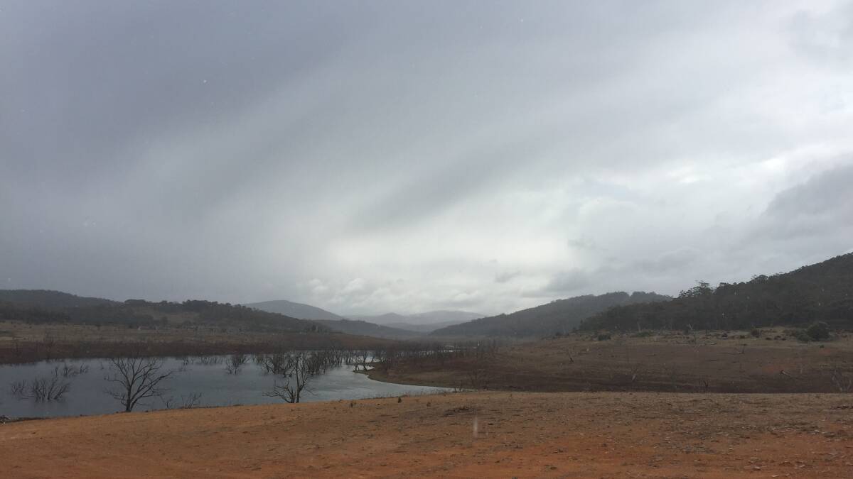 Rain starts in the Snowy Mountains today over Lake Eucumbene , which is at just 25 per cent storage capacity. Snowy Hydro hopes good snowfalls in the last two months helps replenish mountain storages, some at near historic lows.