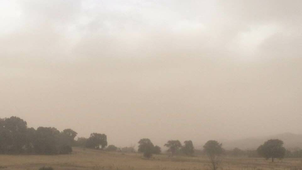 Dust storm at Yass. Photo by Regina Procter.