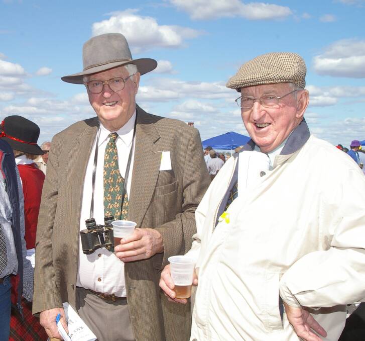  Brothers Bill and Bob Ridge at the Louth Races in 2008. Photo Virginia Harvey 