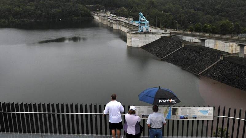 A plan to raise Warragamba Dam by 17m has hit a snag with a major insurer saying the project does not meet environmental and cultural benchmarks.