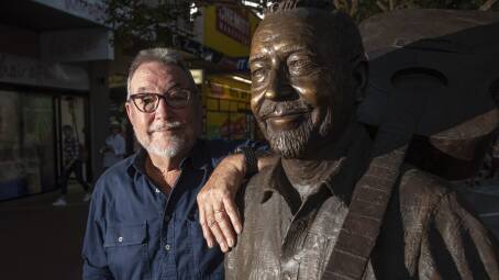 BIG REVEAL: John Williamson sees his bronze statue on Peel Street for the first time. Photo: Peter Hardin