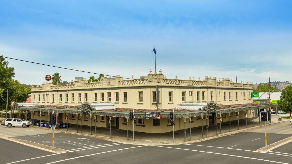 Well known Albury watering hole up for grabs