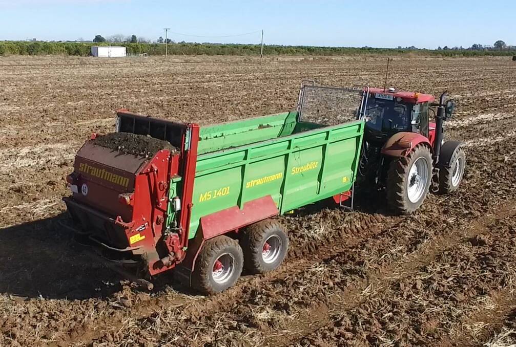 CAPABLE: The Strautmann MS 1401 Universal Spreader can spread a wide range of organic and mineral material from fine compost or crumbly lime to heavy manure.