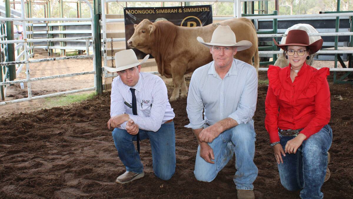 The $48,000 Moongool MR Q551 with Jake Passfield, Clermont, Qld, vendor Ivan Price, Yuleba, Qld, and buyer Amy Whitechurch, 4 Ways Charolais stud, Inverell. 