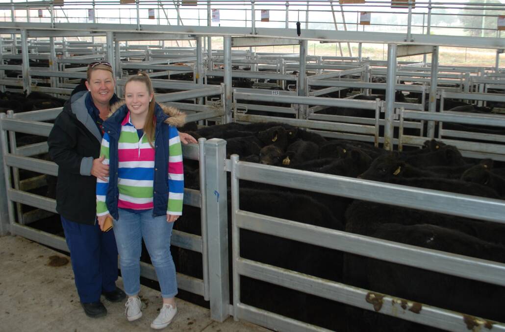 Desnee and Molly Schlunke, "Hillgrove", Bowning near Yass, sold 22 of their Angus and Angus-cross, Bongono-blood steers, weighing 282 kilograms, yard weaned, for $1210.
