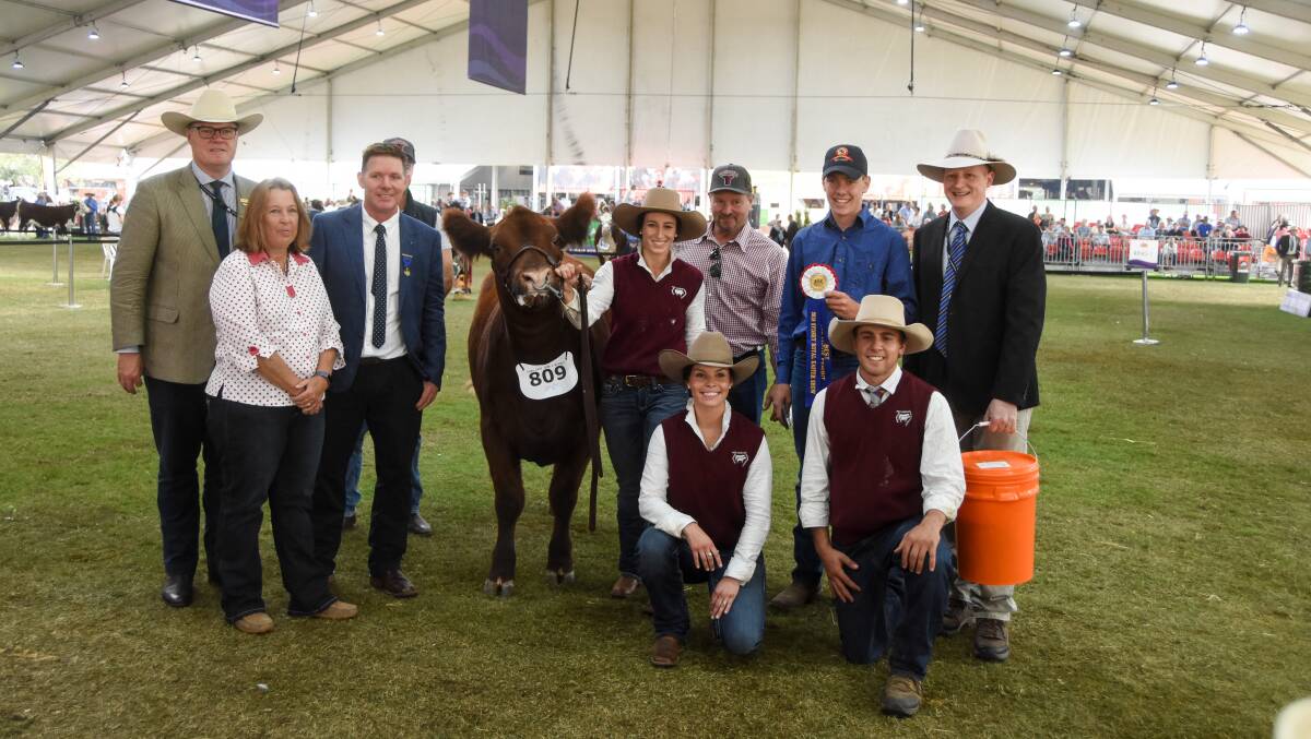 The best exhibit in the Red Angus ring was awarded to Goondoola Cheta N15 from the Powe family, Cargo, who are pictured with RAS representatives and judge Jason Catts. 
