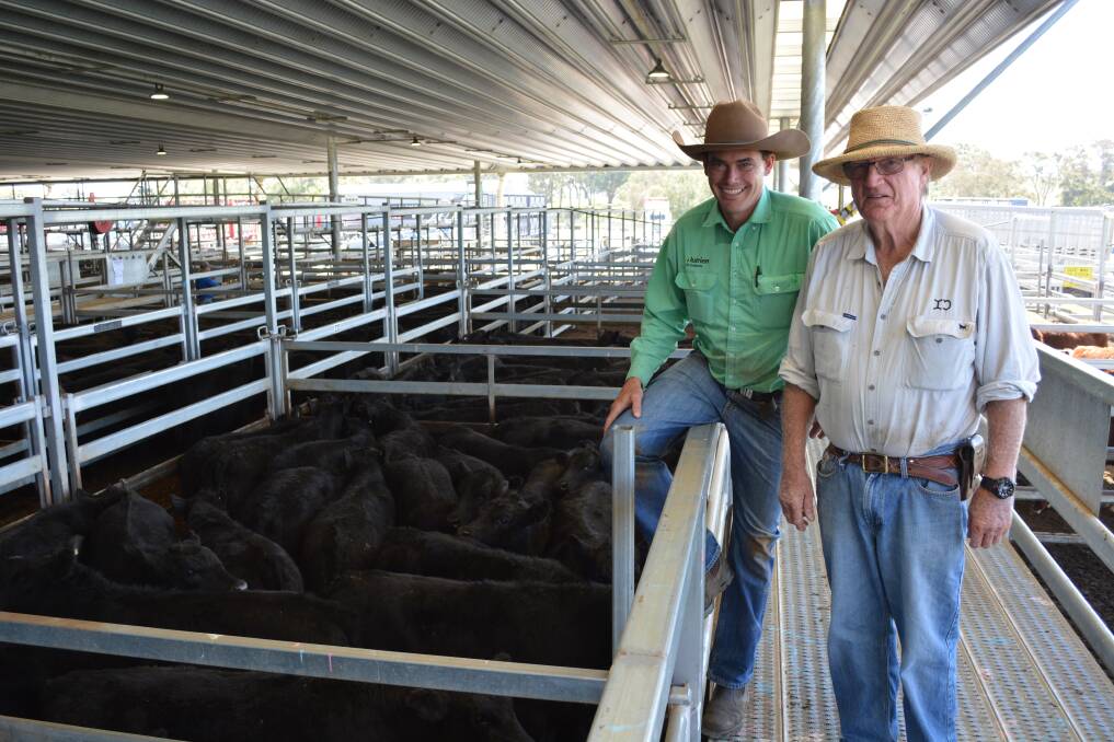 Nutrien agent Marcus Schembri with James Carr, Funny Hill, Binda, who sold 704 weaner steers and heifers to a top of $1895 a head at the Carcoar sale last Friday.