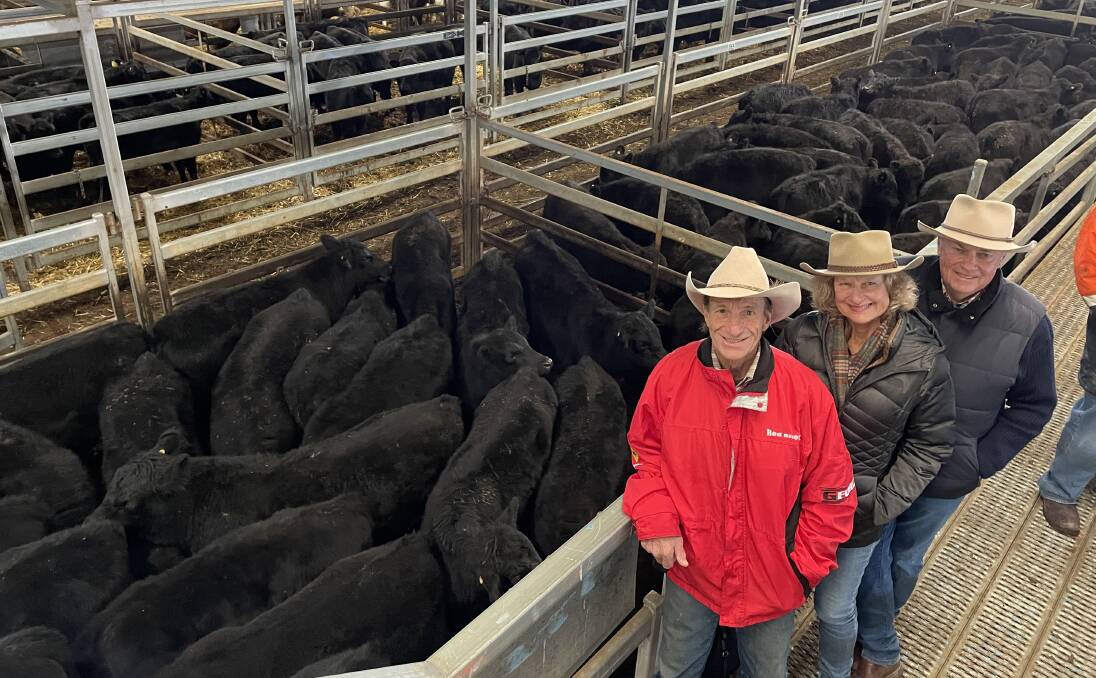 Riverseign Pastoral manager Bruce Marmian with owners Deborah and Byram Johnston, Tarana, sold 153 nine- to 10-month-old weaners during the Carcoar store cattle sale last Friday. Photo: Karen Bailey