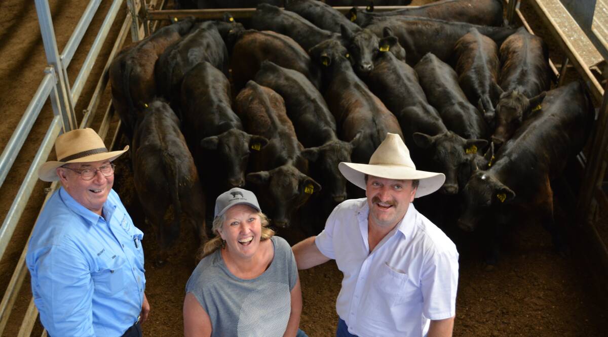 Kevin Miller Whitty Lennon agent Richard Maunder, Cumnock, with Barb and Silvio Polinelli, "Craiburn", Bowen Park, who sold weaner steers for $1105 at Carcoar on Friday.