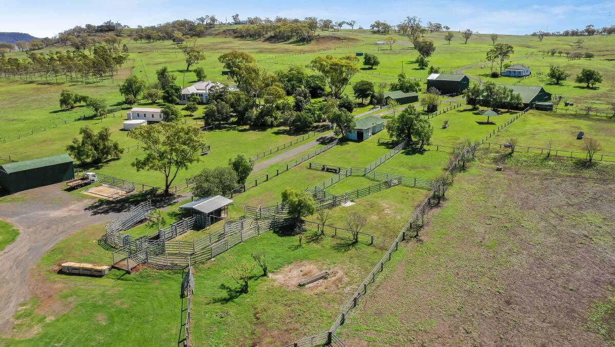 Kialla Homestead covers 151 hectares (370 acres) and has the added benefit of irrigation.