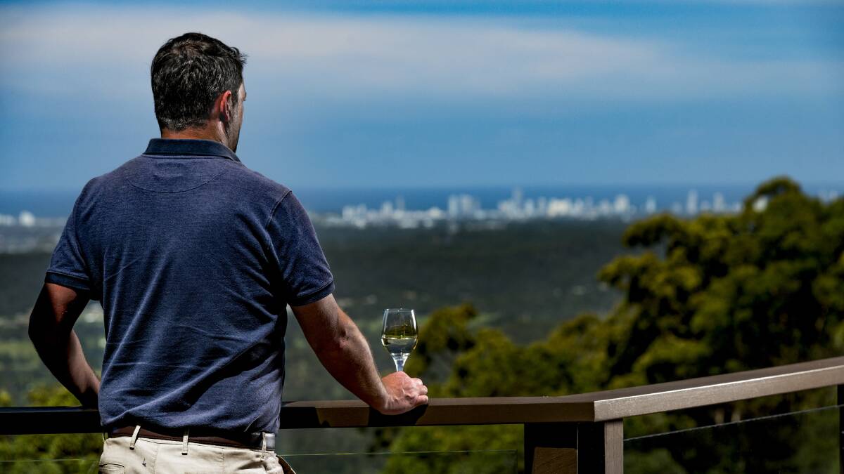 Carinya has astonishing views of the sparkling Pacific Ocean and Gold Coast city skyline. 