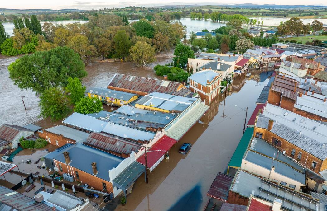 The Belubula River is flooding into Canowindra in the NSW Central West. Picture by Farmpix Photography